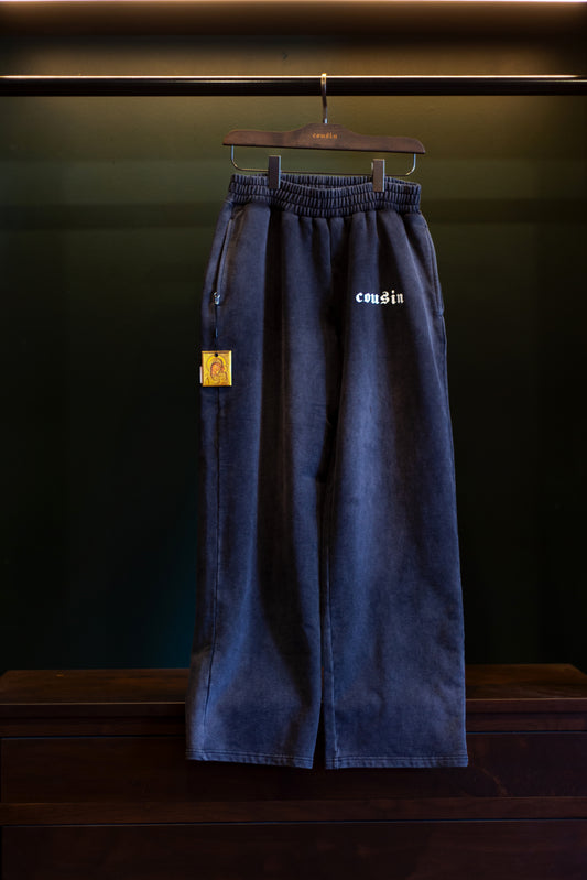 Cousin Essential Logo Sweats Washed Black