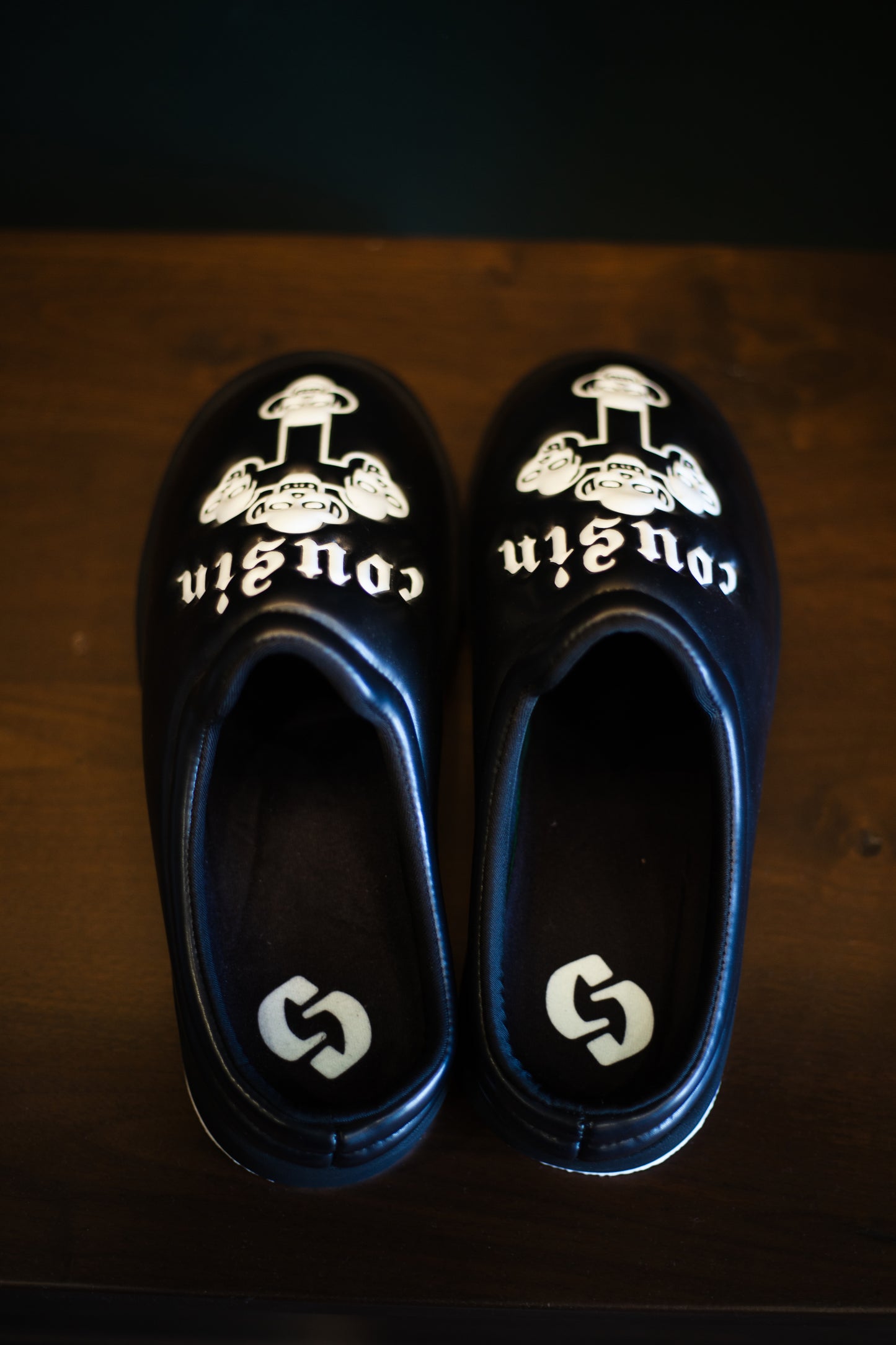 Cousin Skull Cross Motif Puff Slipper