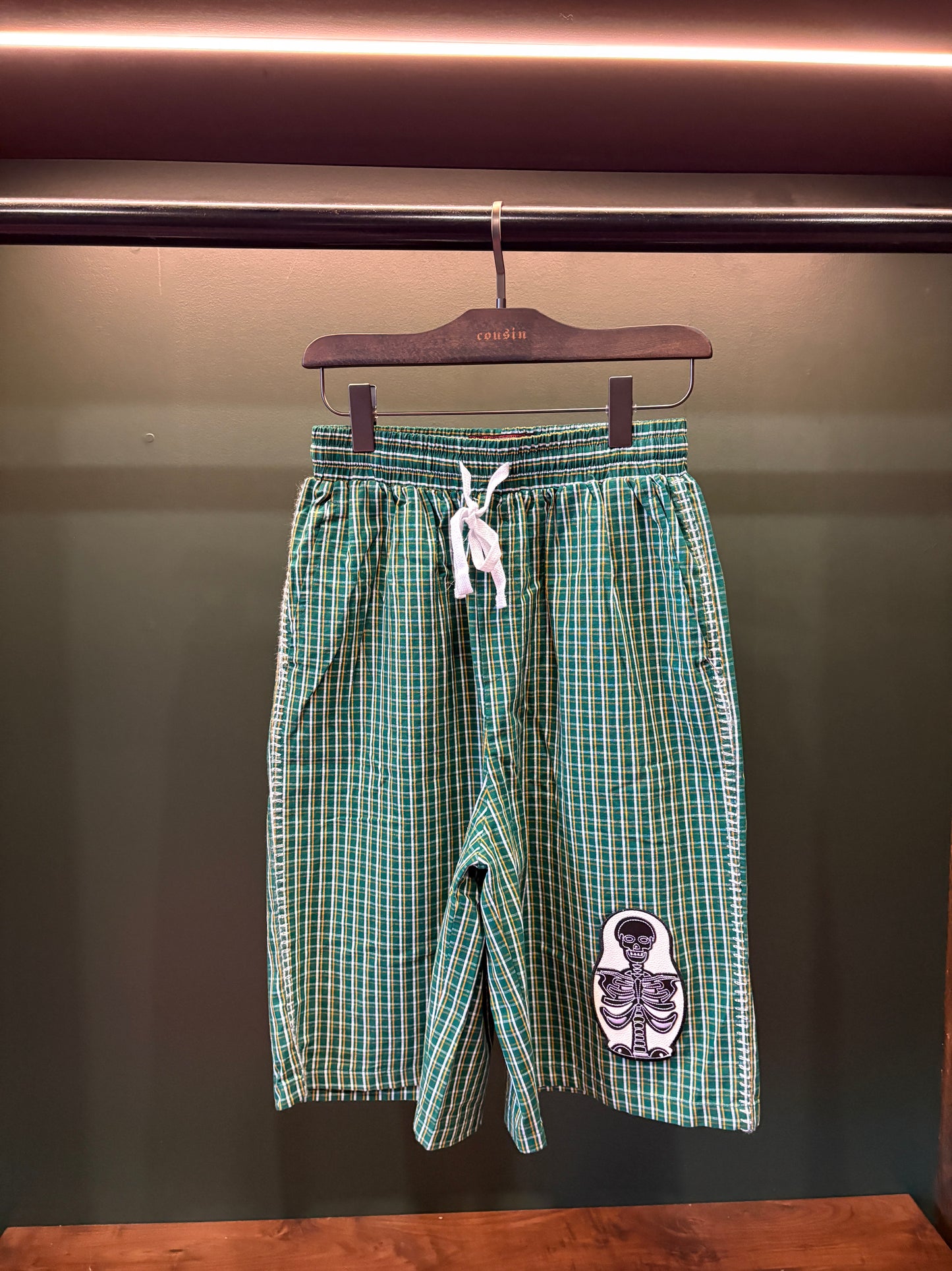 Baggy 3/4 Plaid Patch Shorts